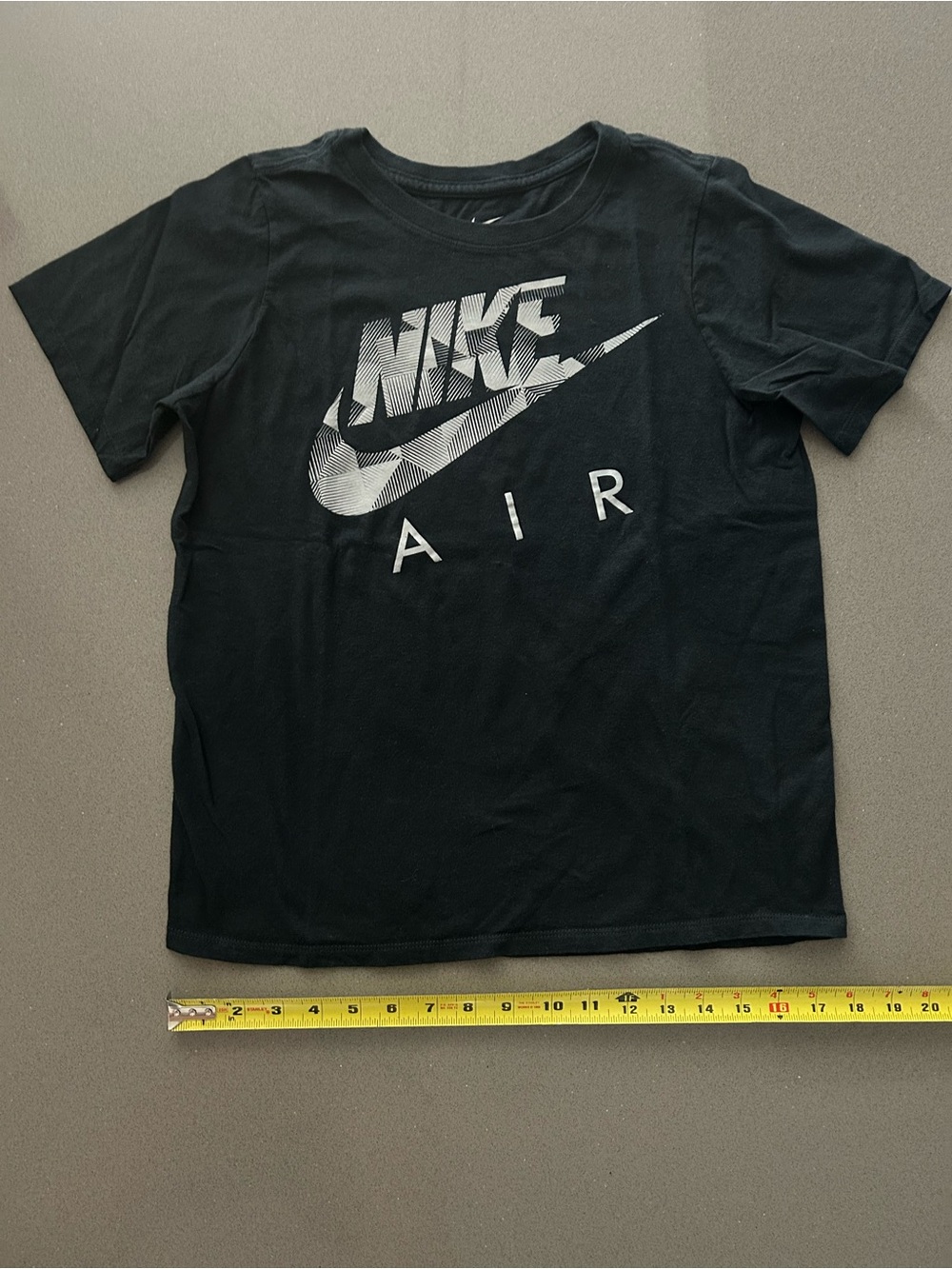 Nike Air T-Shirt Kids  size L …